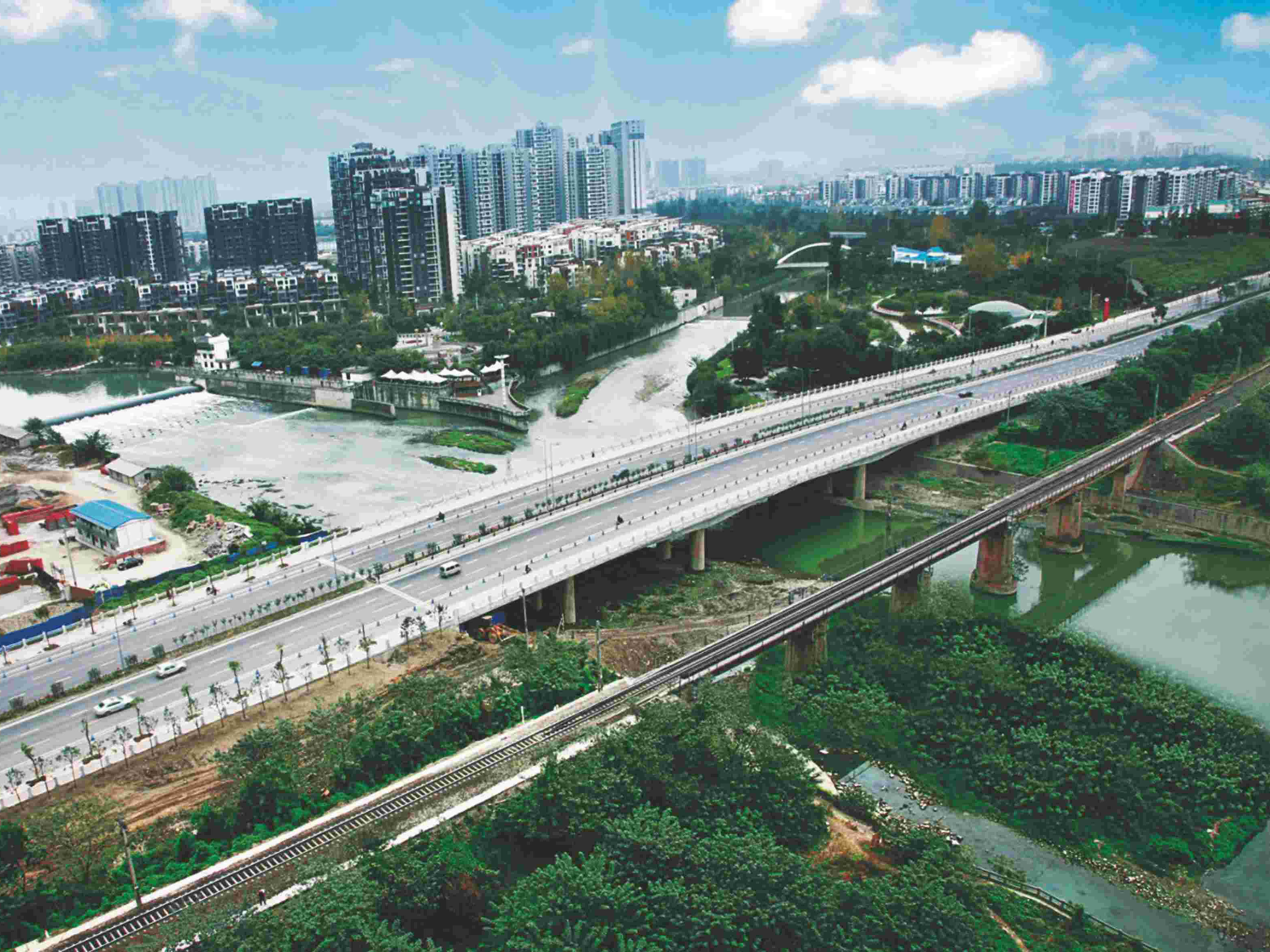 成都IT大道三環(huán)路跨線橋